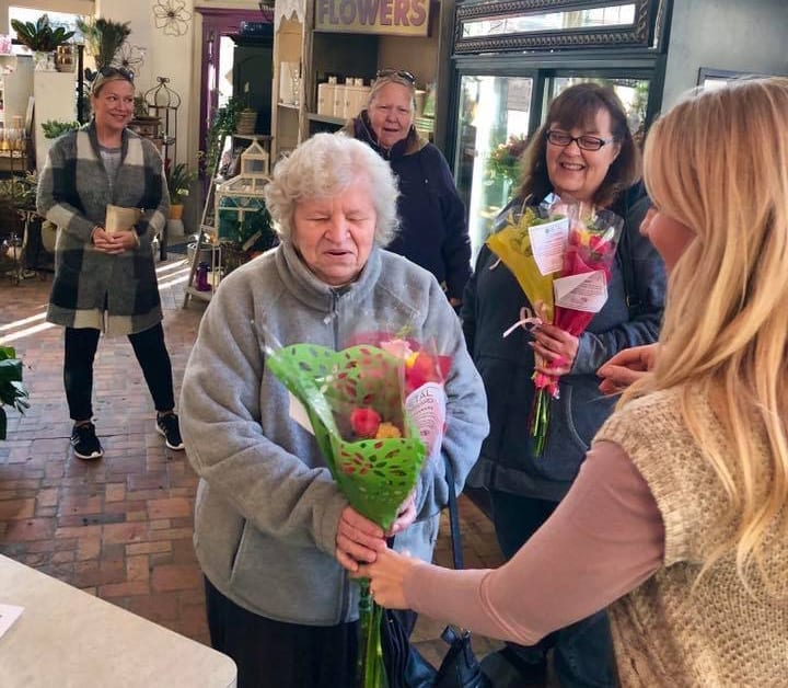 Bank of Flowers in Menomonee Falls and Pewaukee, Wisconsin, gave away 400 bouquets this year, the shop’s second year participating in Petal It Forward.